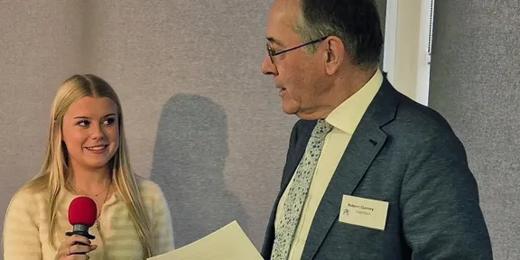 Freya Dix of Shiplake College receives award from The Arts Society Henley